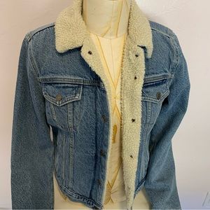 Levi’s women’s Original Sherpa Trucker